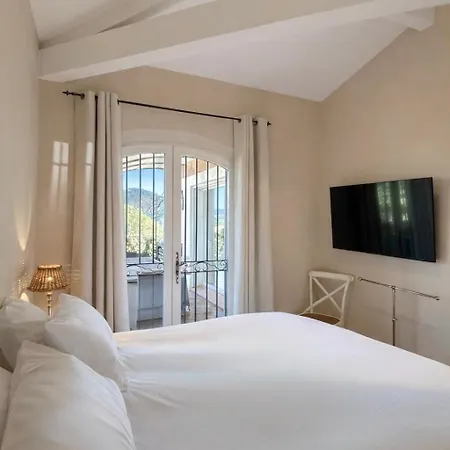 Le Tropezien - Vue A 180, 3 Chambres, Jardin & Piscine Feriehus *